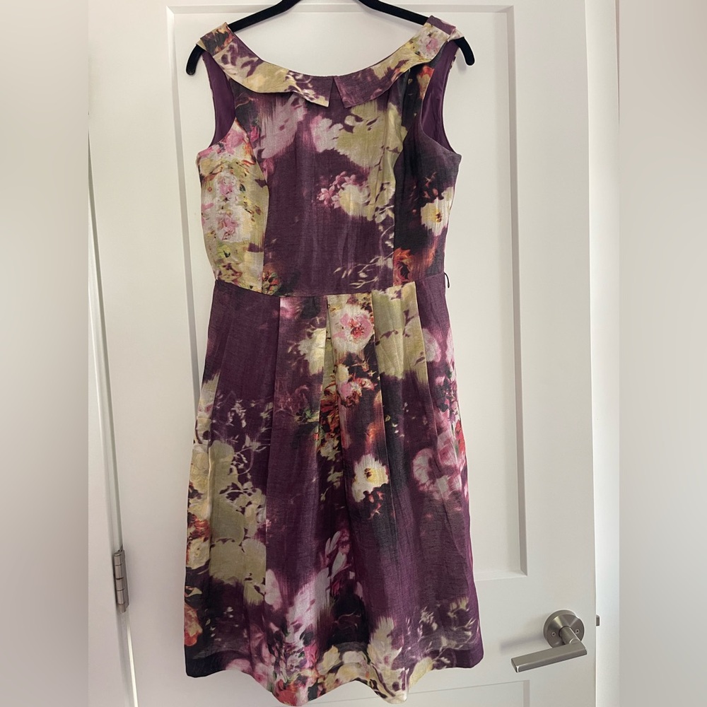 For and flare cotton dress with pockets. Floral